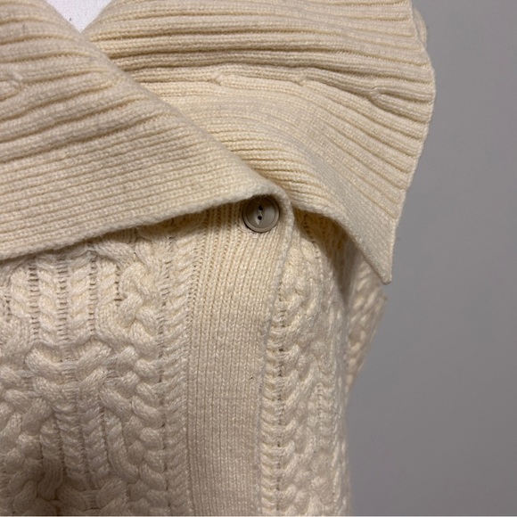 Woolrich Women’s Size Medium Wool Blend Vest Ivory Cable Knit Fisherman Outdoor - Picture 3 of 12
